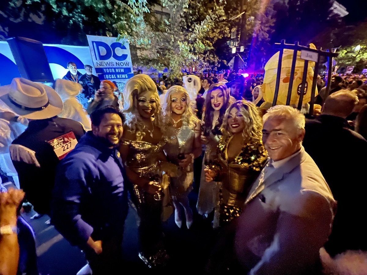 KishanForDC's tweet photo. Got to congratulate 3-time #highheelrace winner John Kim right after his historic victory! And also met up with #Barbie & @CMFrumin 🏳️🌈🏳️⚧️ @CapitalPrideDC @DCLGBTQ @dcmoapia #AAPIPRIDE #AAPI https://t.co/nfTWU7xZJs