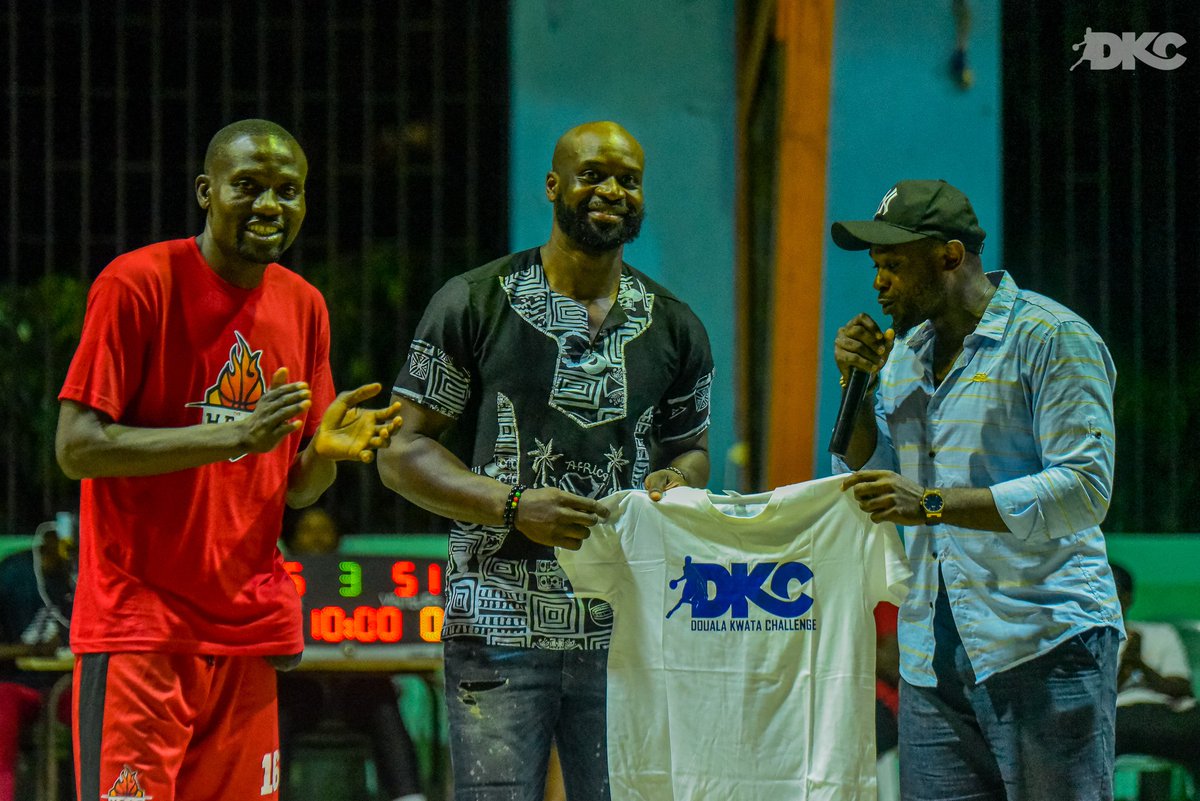 DoualaKwata's tweet image. Big-up à l'international Camerounais🏀🇨🇲 @Jeremy_Nzeulie 😎qui nous a fait l'honneur de par sa présence lors de la dernière journée du DKC.
#DKC #Final4 #RoadToFinal #Realballers #kwata_affairs #Edition6 #MTN #YamoHolidayz #Youzou #Vitale #CUD #CECIC @MTNCameroon