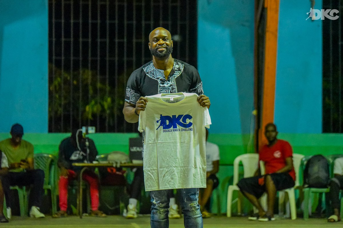 DoualaKwata's tweet image. Big-up à l'international Camerounais🏀🇨🇲 @Jeremy_Nzeulie 😎qui nous a fait l'honneur de par sa présence lors de la dernière journée du DKC.
#DKC #Final4 #RoadToFinal #Realballers #kwata_affairs #Edition6 #MTN #YamoHolidayz #Youzou #Vitale #CUD #CECIC @MTNCameroon