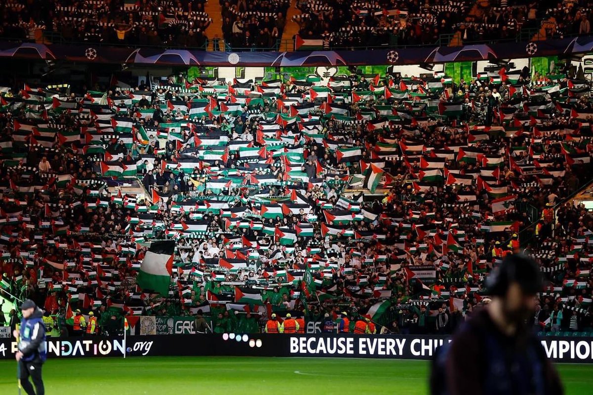 MrBenSellers's tweet image. 🧵 This thing between @CelticFC fans &amp;amp; @UEFAcom has been going on a long time. The club has been fined twice - in 2014 &amp;amp; 2016 - for similar displays to last night’s. It’s important that any football fan, no matter which club they support, stand up to UEFA &amp;amp; their bullying. (1/4)