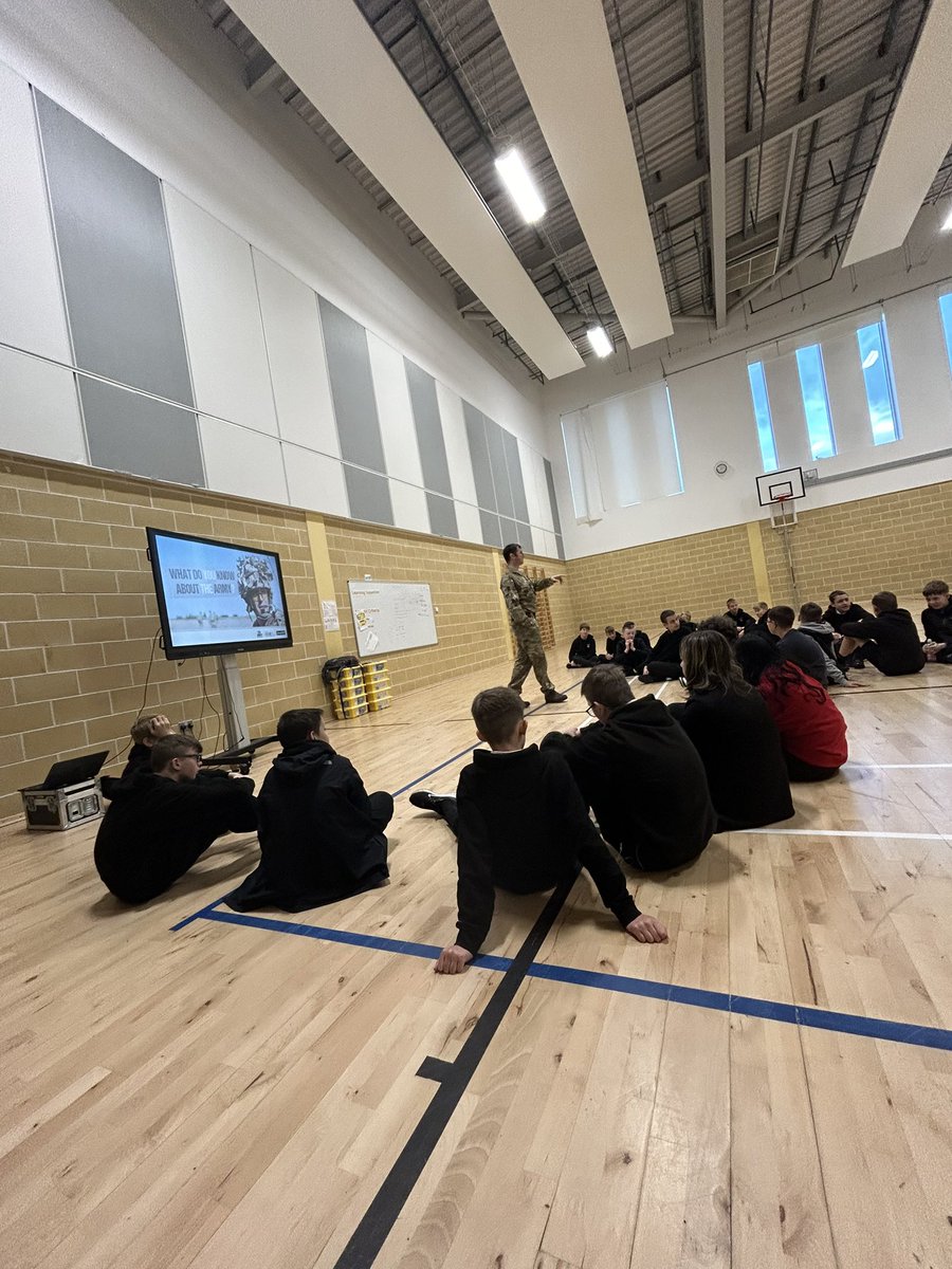 Miss Comrie tweet media