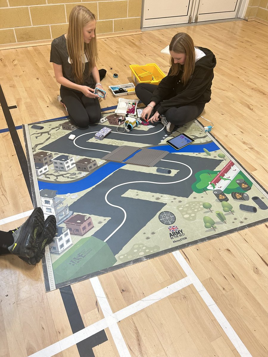 Miss Comrie tweet media