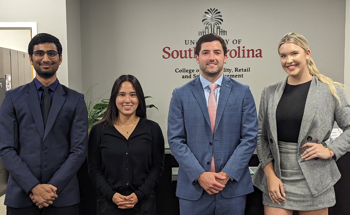 Are mascots an inherent part of the game? That was the question on Mock Trial Day, one of everyone's favorite parts of Susan O'Malley's Sports Law class. Congratulations to the winners (second photo), and great work by everyone!