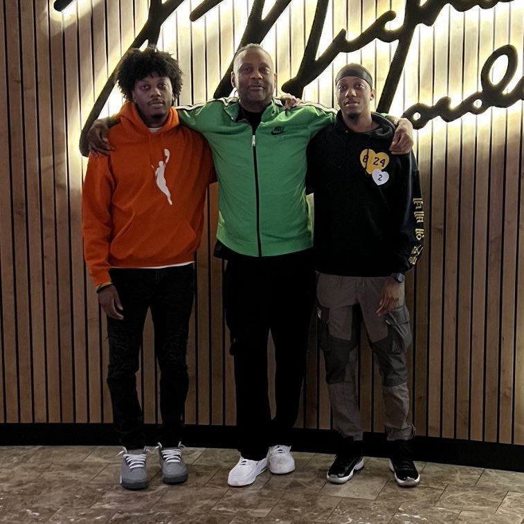 Twin ViZuals tweet media