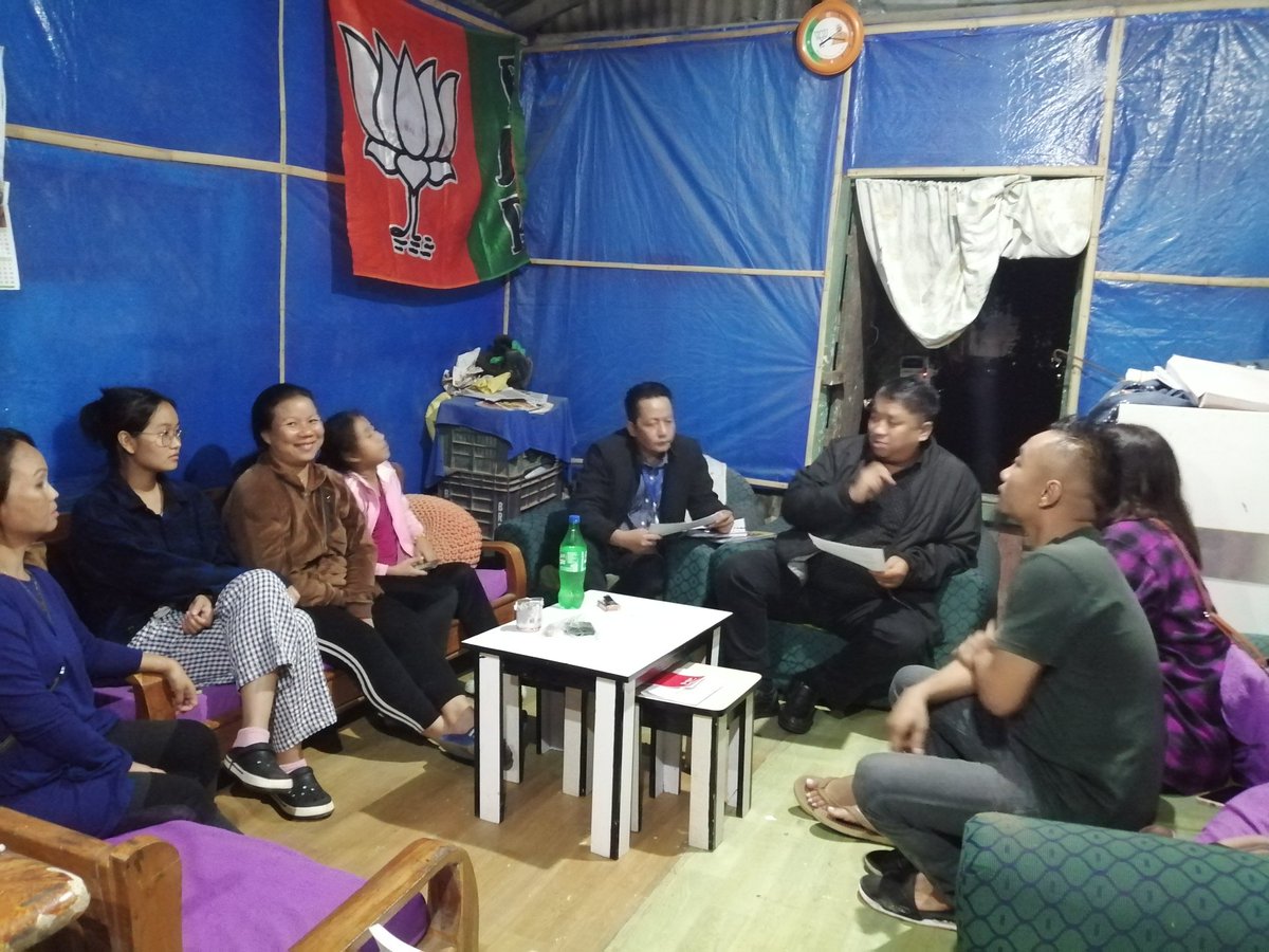 chawnghminga's tweet photo. Meeting with Hunthar Veng Unit Office Bearers, Aizawl North-III Constituency, accompanied by Pu R Lalmalsawma, State Secretary. 
@hmuakabjp
@RiturajSinhaBJP
@MmhonlumoKikon https://t.co/O1R9D8Id6m