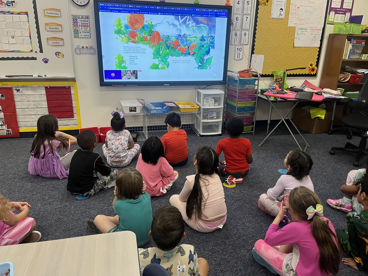 LJWsBaseballMom's tweet photo. Watching the actual author of our class favorite #TheLegendOfSpookleyTheSquarePumpkin read his awesome book! #misdreads #itsaslaughterthing #misd  #mymisd #WeAreMckinney @JoeTroiano @SlaughterES  @SlaughterLC https://t.co/Hik2Bbknrf