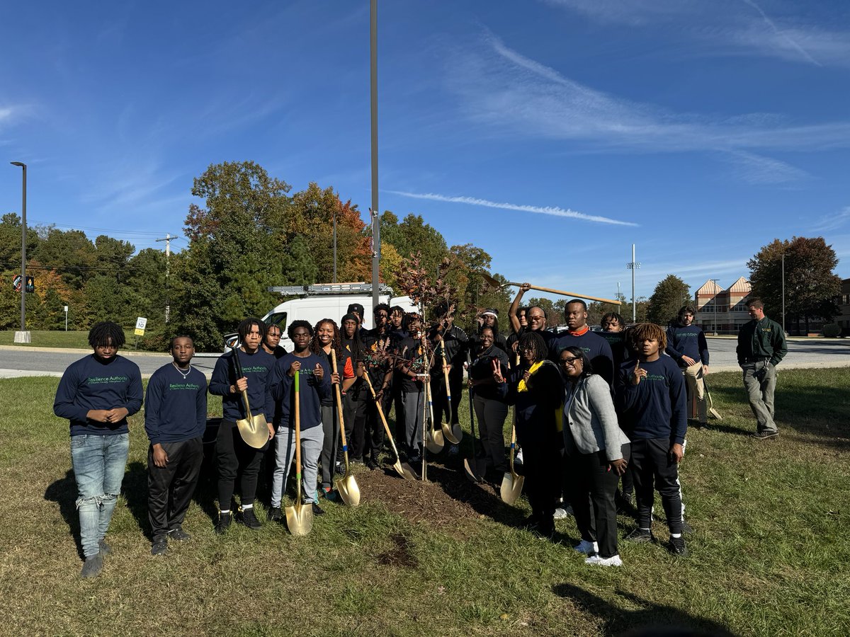 Great day for the fifth and final tree planting as part of the CCPS Reforestation Project! Congratulations Westlake!! <a href="/CCPS/">Charles County Public Schools</a> <a href="/nanjemoycreek/">NCEEC</a> <a href="/MDDNR/">MdDNR</a> <a href="/Westlake_HS/">Westlake High School</a> #forestry