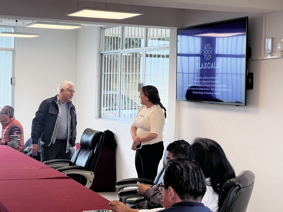CEASTlaxcala's tweet photo. El personal de la CEAS recibió en nuestras instalaciones, la capacitación de manejo integral de residuos por parte de la Secretaría de Medio Ambiente. https://t.co/sQx311xCir