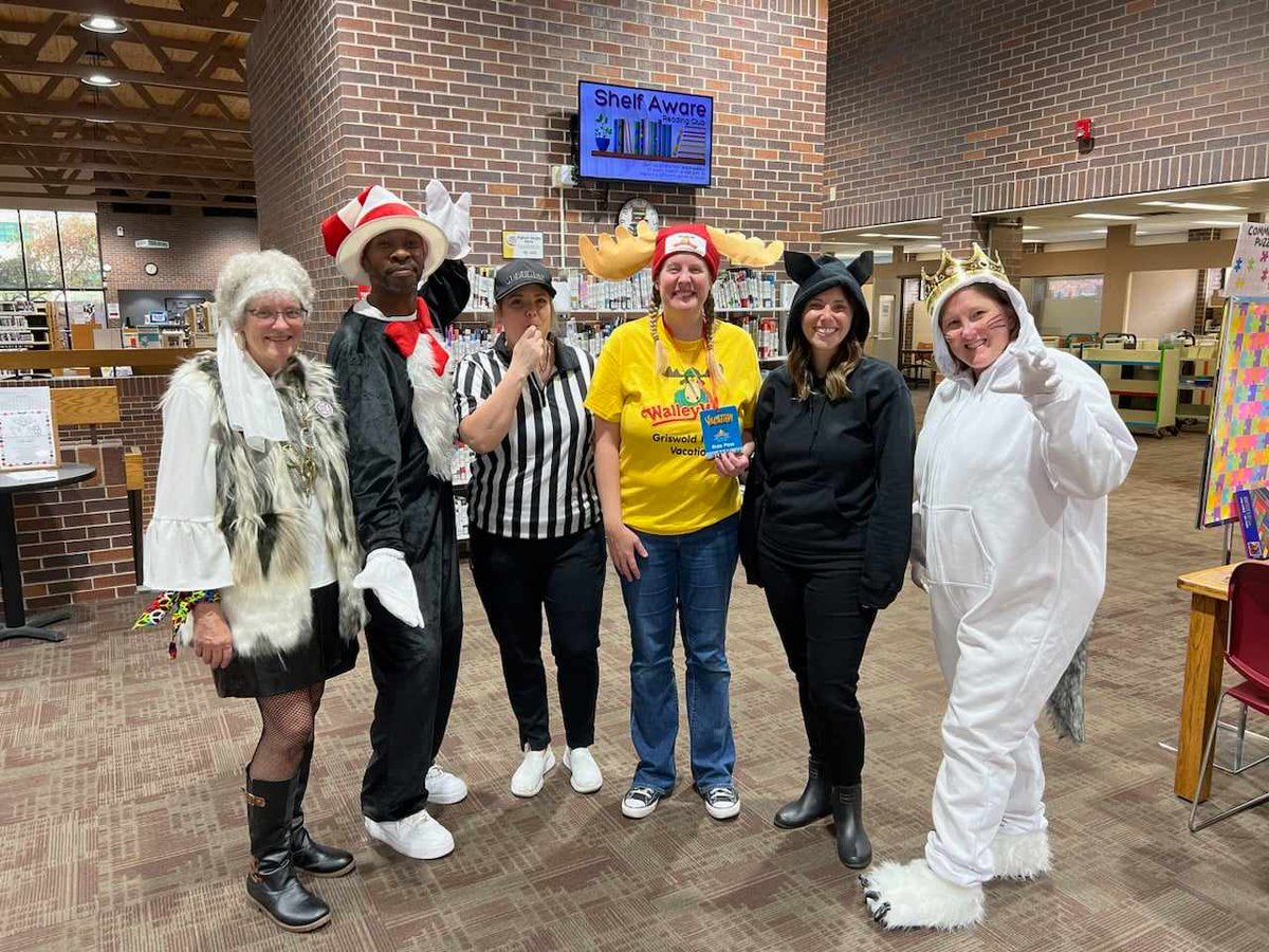 TroyMiamiCtyPL's tweet photo. Staff at #TMCPL and the #PHLibrary are looking Trick or Treat ready! 🎃🕷👻 https://t.co/SqW3zKBspK