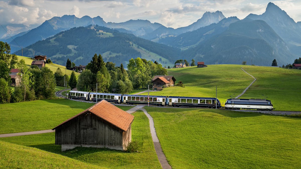Did you know the Golden Pass Express was recently voted the most luxurious train journey in the world by <a href="/NatGeo/">National Geographic</a>? Experience it for yourself and book now at swisspasses.com/classicrail/ 🚞🇨🇭