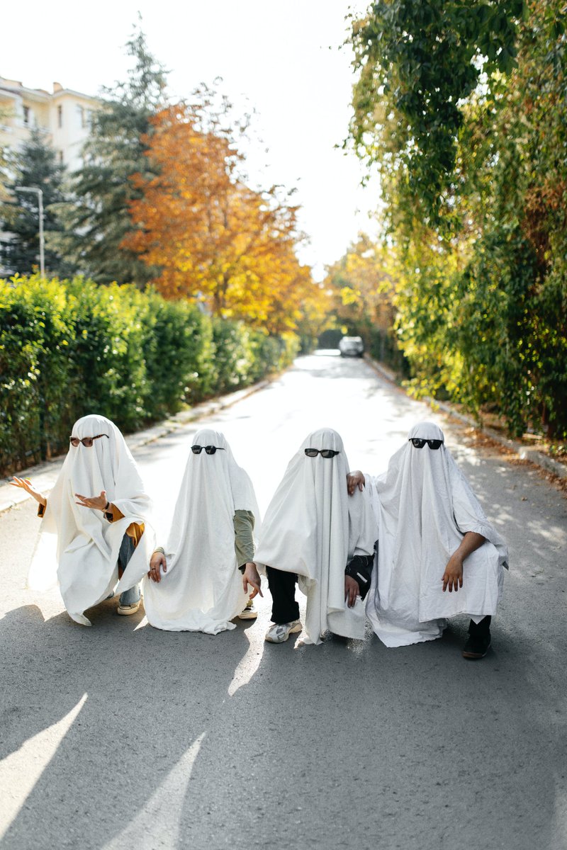 RCMPAlberta's tweet photo. Plan your route before haunting the streets. Travel as a “Boo Crew” and keep to well-lit areas. #SpiritOfSafety https://t.co/klfsxjd5rZ