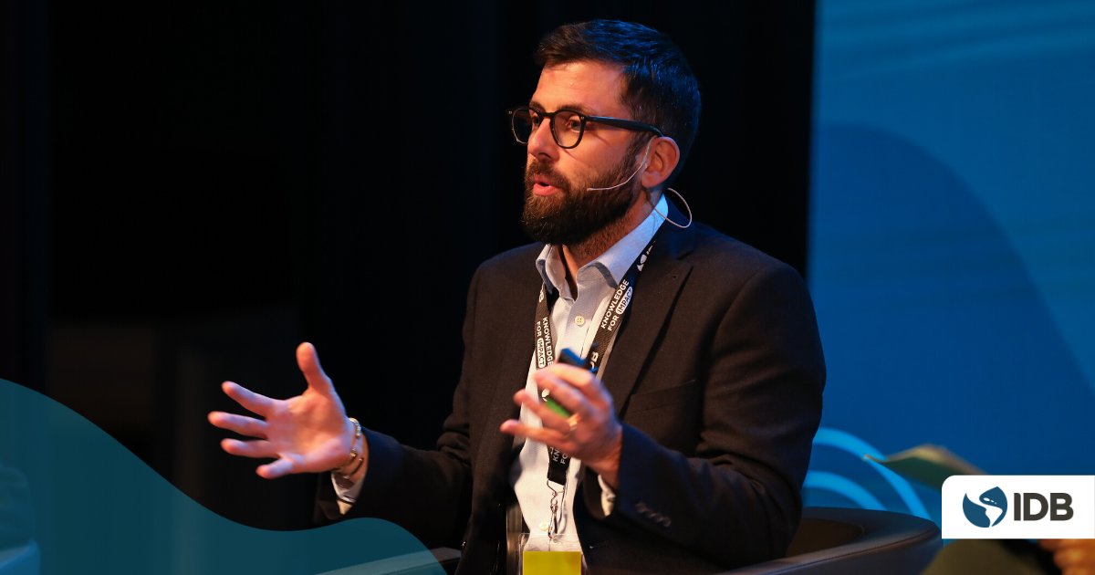 the_IDB's tweet photo. ‘Simplicity does not diminish the value of information. Content must be tailored to people's needs so they can consume the information. The content has to reach people emotionally’, James Cheshire @ucl. #IDBKnowledgeWeek https://t.co/F4egkCDxN0 https://t.co/suGhyfChVr