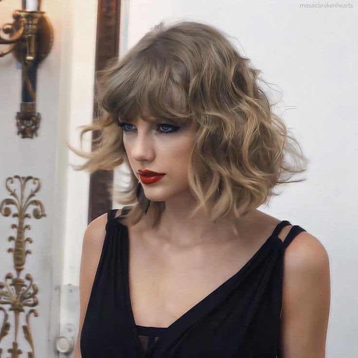 LaPuercaylor's tweet image. 💬| Taylor Swift sobre la narrativa de “ex” obsesionada de los medios en su carrera. 

"Le restaron importancia a mi composición y lo hicieron ver como un acto depredador de una psicópata obsesionada con los hombres. Los medios alentaron esta narrativa. Tuve que hacer que parara…