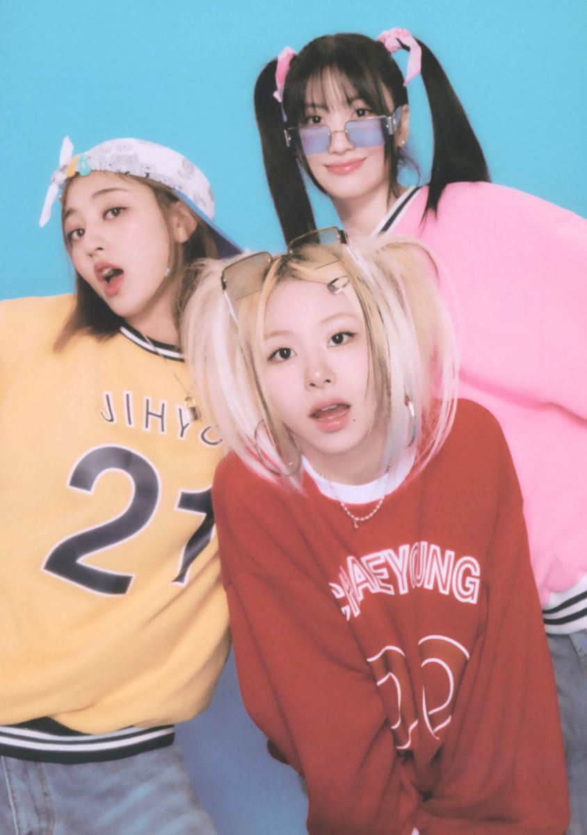 SCAN] TWICE Official Fanclub ONCE 4th Generation gift kit