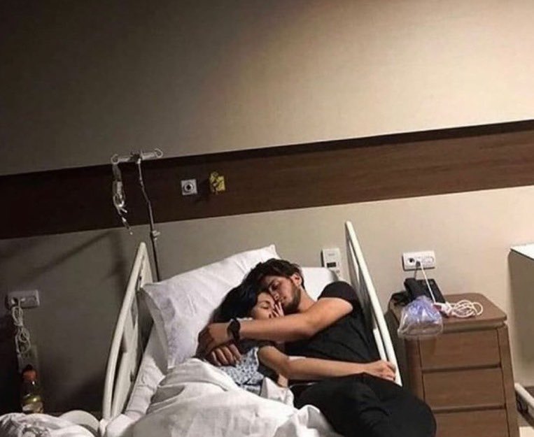 unutmayın.. doğru kişi sizi asla yalnız bırakmayacak