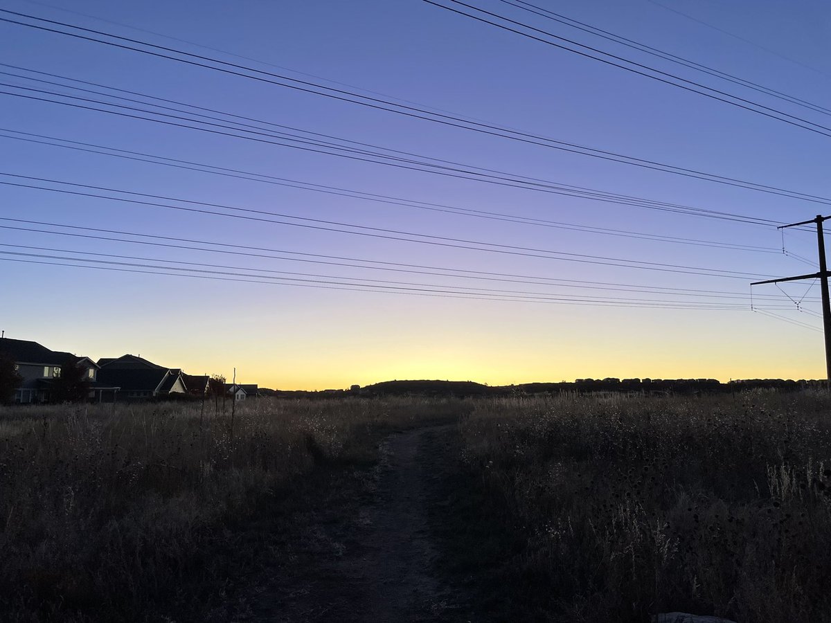 emp5051's tweet photo. Colorado sunrises and coffee.  🌅 ❤️ https://t.co/2e98XUpJ8m
