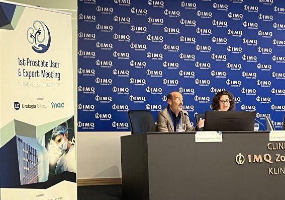 TxetxuPereira's tweet photo. Pues aquí estamos debatiendo entre amigos sobre las bondades de los MicroUS en diagnóstico, estadiaje local, vigilancia activa … con expert@s y en ambiente cercano. https://t.co/GTmuj4KWih
