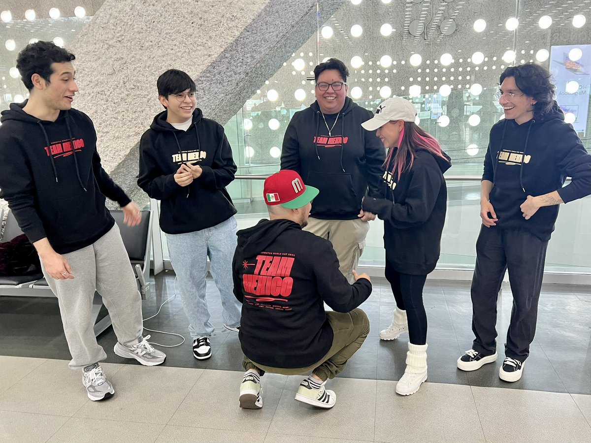 OWWCMexico's tweet image. El equipo está casi completo 👀🛩️

@SopaOW 
@owhysteria 
@CastledG 
@AmpereCastea 
@PA0ll3tt3 
@mochidg_