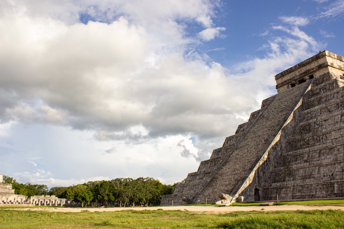 Una arquitectura asombrosa, historia, cultura maya y mas es lo que te ofrece la #séptimamaravilladelmundomoderno.

#ChichenItza