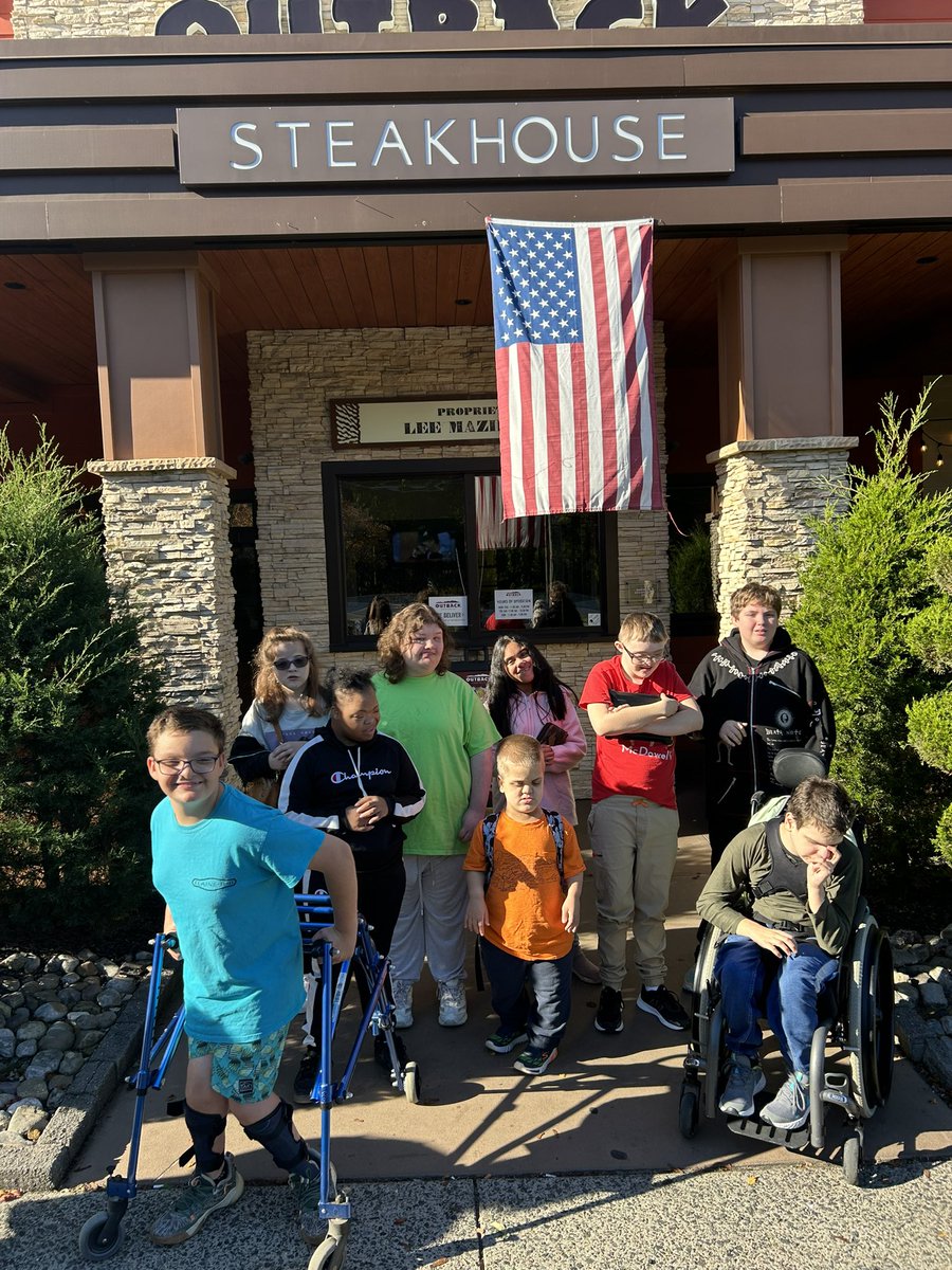 Nikki Gwiz tweet media