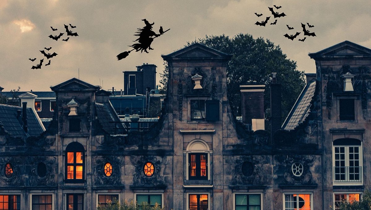 Here are two #foodallergy trick-or-treating strategies we used over the years without incident, along with analysis of their downsides. Plan ahead so you can trick-or-treat with eyes wide open. Read for ideas &amp; stay safe: 📷Ehud Neuhaus/Unsplash + Canva bit.ly/3Fub3vo ⁠