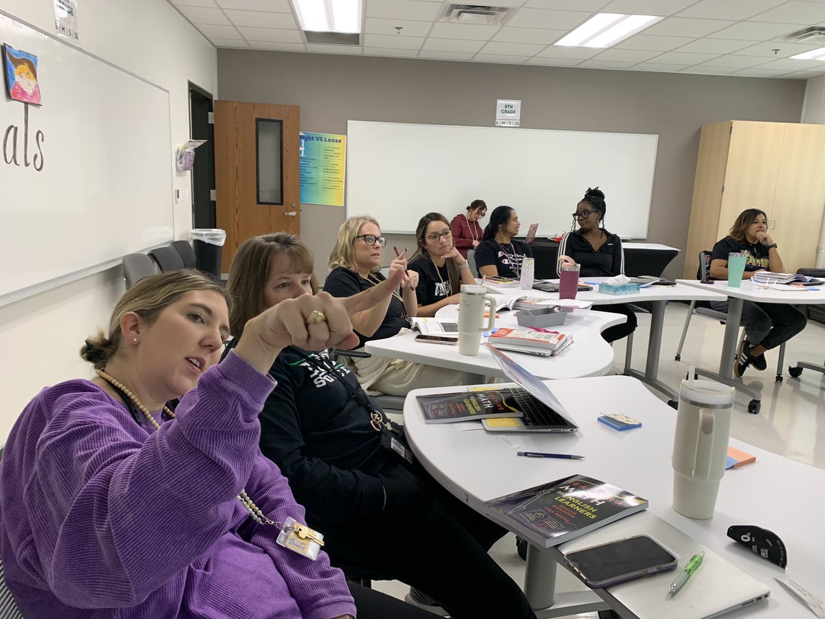 Lori Mowl tweet media