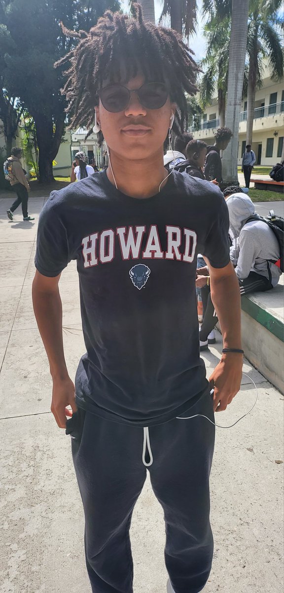 McArthur_BRACE's tweet image. College &amp;amp; Career Month Continues w/Represent your college A few students shared @Seminoles @HowardU @Harvard @bcuadmission @UMAdmission @McArthur_HS college-bound students understands post-secondary process. #StudyMore #Focus2Day #ApplyNOWSeniors2024 #ThankU