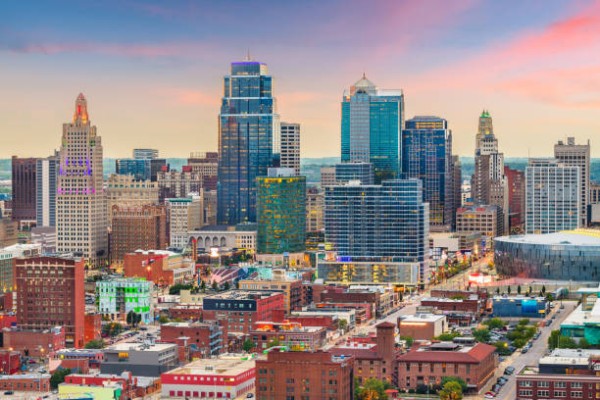 Jaust34's tweet photo. #KansasCity is on the map again! The Wall Street Journal ranked KC #6 in the large city momentum category for growth in tech jobs – noting the areas apprenticeships and skills development programs that keep tech workers engaged. https://t.co/isEmz0gGmD https://t.co/4WFDJaGt5H