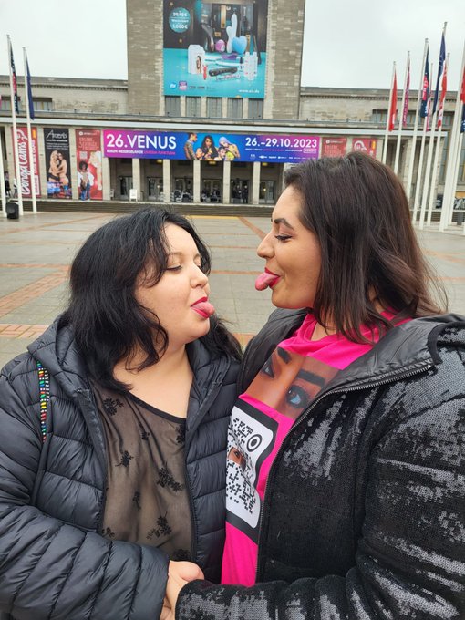 🇩🇪at @venusberlinoff with my #girlfriend &hearts;️🖤🤩🫶❤️&zwj;🔥 https://t.co/8jD3DfJ9yM<a class="tags" target="_blank" title="On Twitter" href="/?out=eyJ0eXAiOiJKV1QiLCJhbGciOiJIUzUxMiJ9.eyJpYXQiOjE3MjQ0MTU3ODUsImlzcyI6InR3cG9ybnN0YXJzLmNvbSIsIm5iZiI6MTcyNDQxNTc4NSwiZXhwIjoxNzU1OTUxNzg1LCJyZWRpcmVjdF91cmwiOiJodHRwczovL3R3aXR0ZXIuY29tL3ZlbnVzYmVybGlub2ZmIn0.yp8uH5jMbY_lg2T92hRYDL4bjX6DifdlgMwAw_lj75T6PxuYCyUiAglehx0d4vjeBpjvEhy-WCbniRtselh9cw">@venusberlinoff</a><a href="/tag/girlfriend"class="tags">#girlfriend</a>