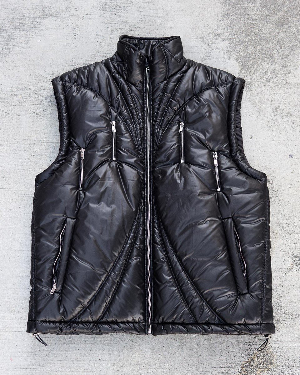 vengeance_stus's tweet photo. “Ascension” Puffer Vest

Available November 10th, 2023. 

https://t.co/eCfUArS7NT https://t.co/LNBPUxqkws