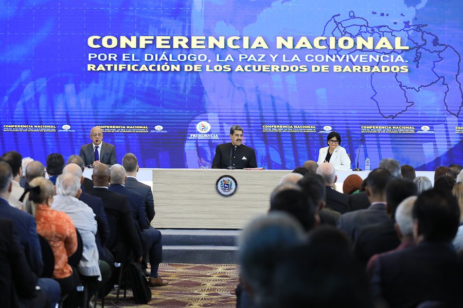 VENEZUELA NO ES EXTORSIONABLE!!! 
Con el Presidente <a href="/NicolasMaduro/">Nicolás Maduro</a> al frente y la voluntad de toda la sociedad de nuestro país;  saldremos adelante pero SIN CHANTAJE. 
Las Sanciones SON UN CRIMEN  contra nuestro pueblo . <a href="/PartidoPSUV/">PSUV</a>