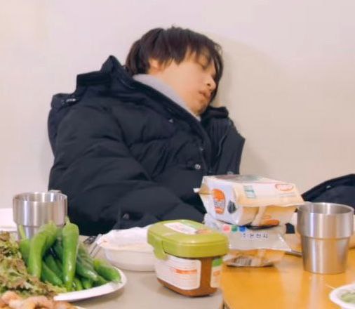 haechanconfess's tweet photo. sfs!

"dedek ayo pulang"       "ZzZzzZ😴" https://t.co/dWrQiXMBrd