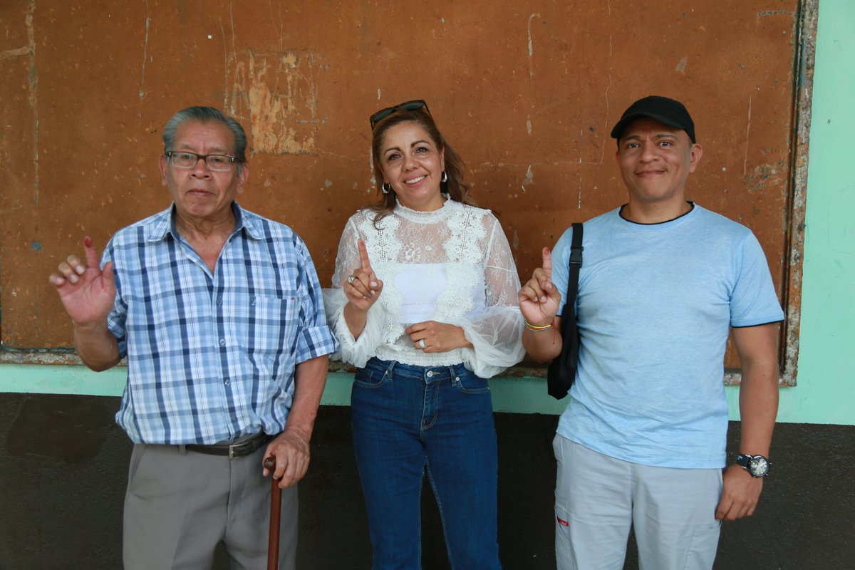 JEDCGuate's tweet photo. ¡Gracias a los voluntarios, Juntas Receptoras de Votos, coordinadores y supervisores de centro por su esfuerzo y labor durante las Elecciones Generales 2023!
📷Galería fotográfica de la Segunda Vuelta electoral en el Instituto para Señoritas Belén.
#EleccionesGT2023 https://t.co/ptcA6mhwcm