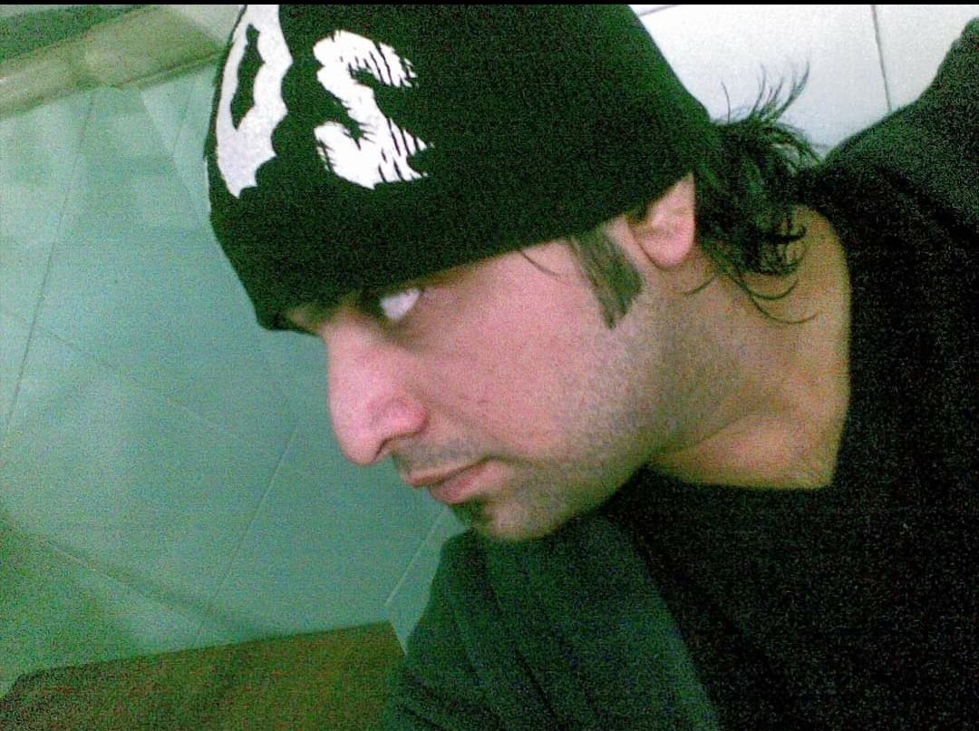 khurammmalik's tweet image. #CleanShave 
#BehindYouMobeen