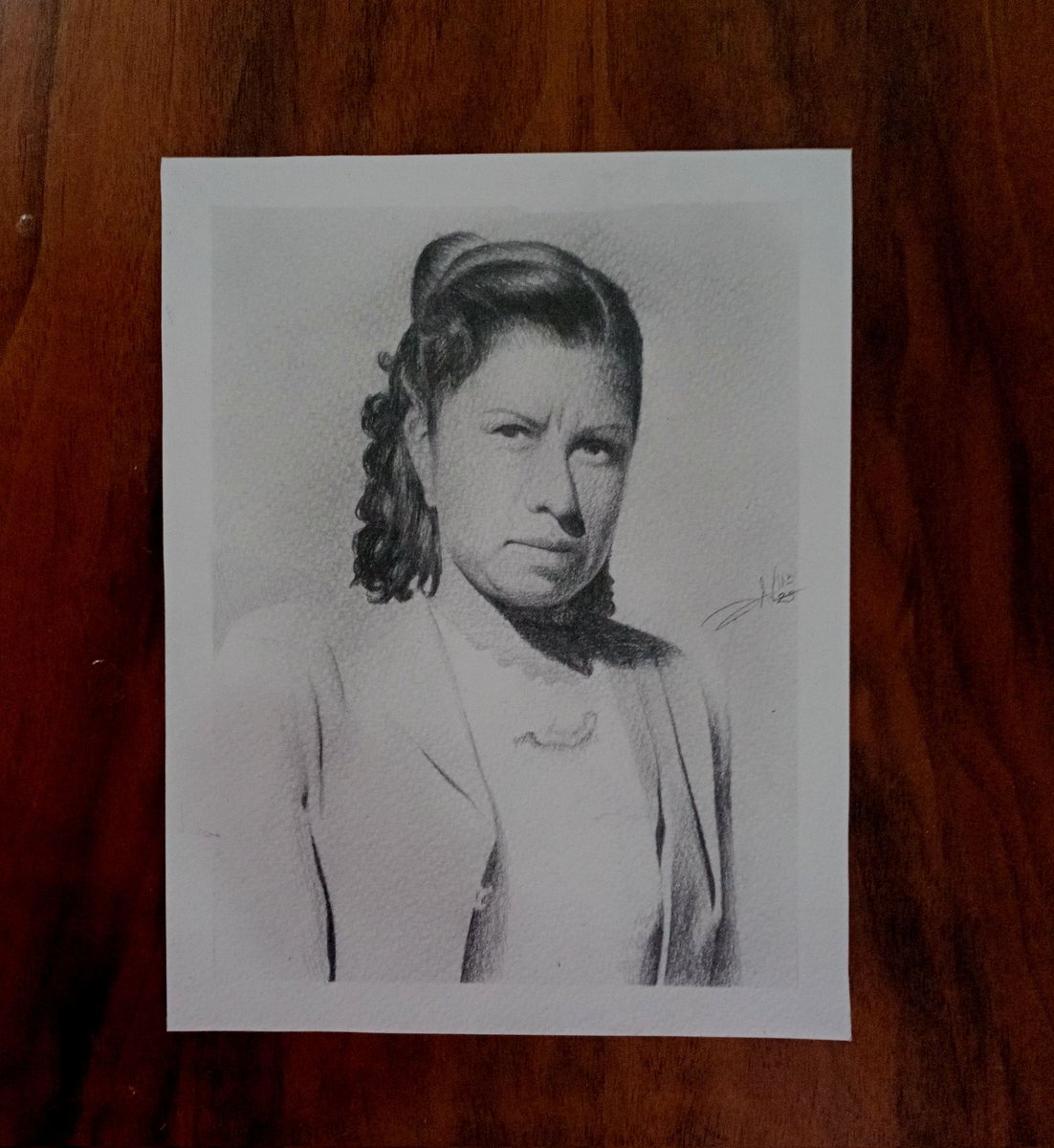 jav113's tweet photo. Comisión de dibujo 
Grafito/papel
18 x 13 cm
Jav113
2023
#grafito #artwork #fineart #fineartdrawing #drawing #drawingart #inktober #octubre #fineartportrait #drawingpaper #art #artist #portrait #artpencil #lapiz #dibujo #artista #arte #dibujante #arteoriginal #artworkdrawing https://t.co/wNGoL2z7P8