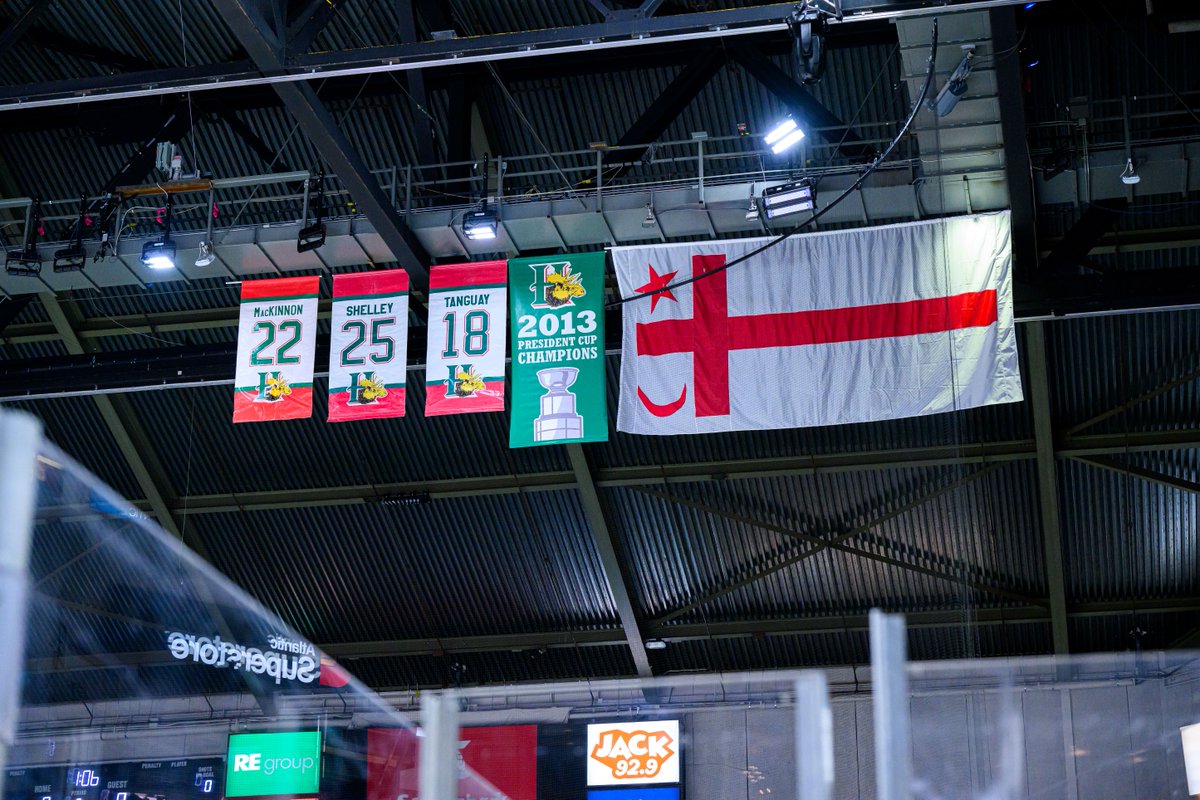 ScotiabankCtr's tweet photo. Yesterday, we proudly raised the Mi'kmaq Grand Council Flag at Scotiabank Centre with @HFXMooseheads &amp; @HFxThunderbirds. Chief Norman Bernard said, "When you see this flag, you feel at home." Scotiabank Centre is in Mi'kma'ki, and we're grateful for the support of many. https://t.co/YdS3CPq9YM