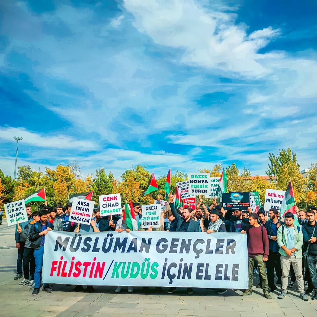 Dün, bugün ve Kudüs özgür olana dek...
Yarın, elbet bizim, elbet bizimdir!
Gün doğmuş, gün batmış, ebed bizimdir! 🇹🇷🇵🇸
#Palestine #Israel #kudus #mescidiaksa #islam #Gaza_Genocide #Hamas #FreePalestine