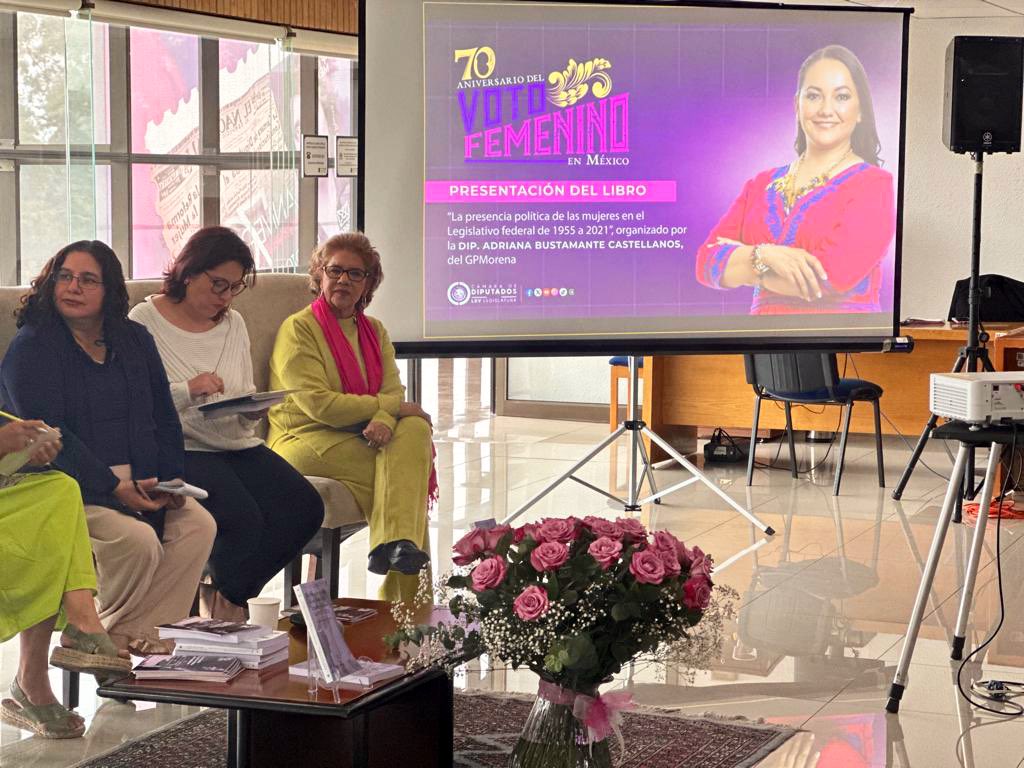 📚✨ Celebro la presentación del libro "La Presencia de las Mujeres en el Legislativo Federal de 1955 a 2021" 🙋‍♀️🇲🇽 testigo del compromiso de las mujeres en la política nacional, quienes han dejado huella imborrable por la igualdad y acciones concretas en favor de las mujeres 💪💖