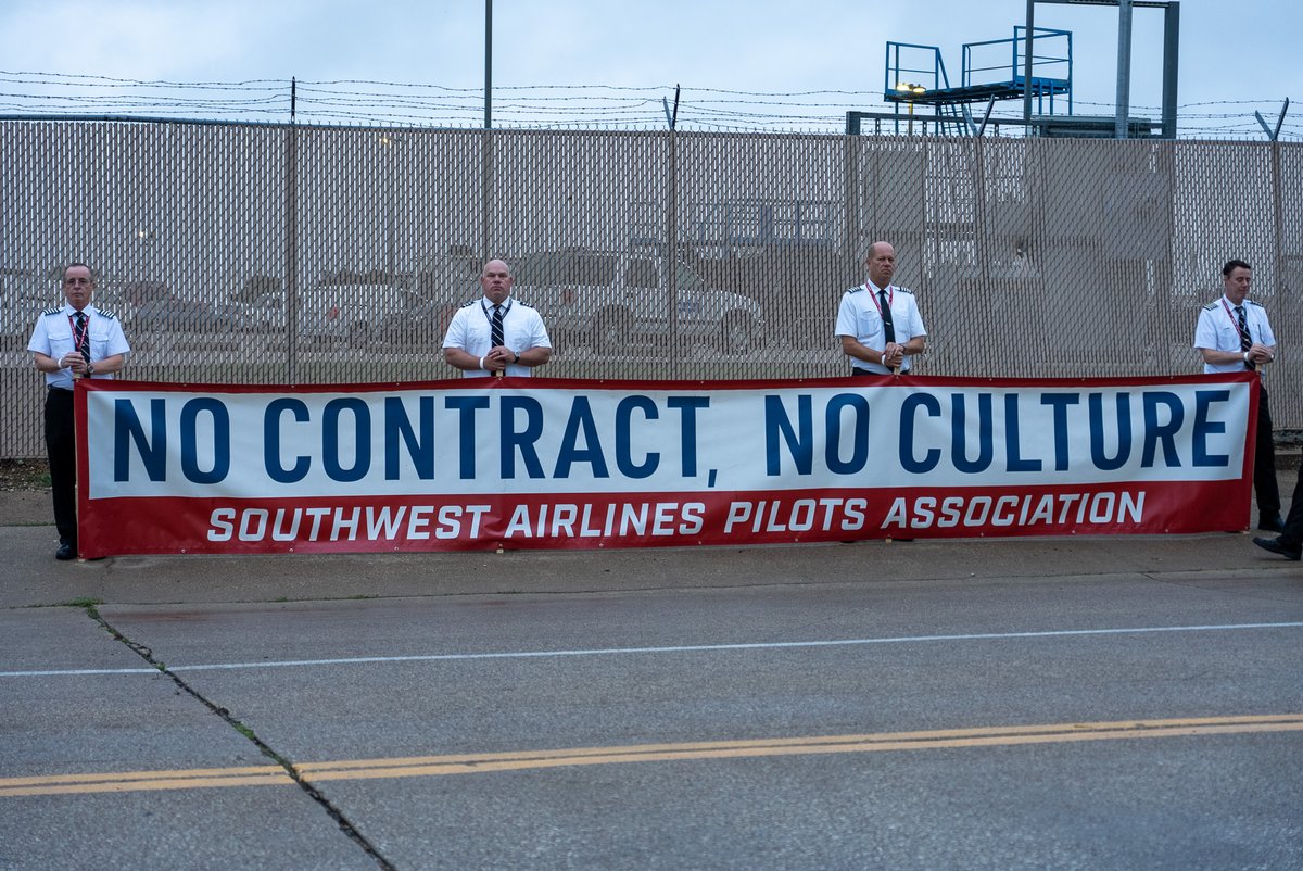 swapapilots's tweet photo. We've been standing outside SWA HDQs for their (broken) Culture Connection event since before dawn. We'll continue standing up to fight for you... for us.

More pictures to come. Keep checking back!

#TimesUpBob and @SouthwestAir,  your Pilots are #READYTOSTRIKE https://t.co/Umsb72IfHM