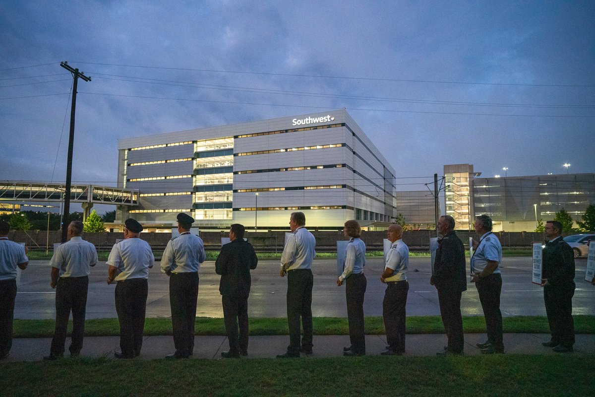 swapapilots's tweet photo. We've been standing outside SWA HDQs for their (broken) Culture Connection event since before dawn. We'll continue standing up to fight for you... for us.

More pictures to come. Keep checking back!

#TimesUpBob and @SouthwestAir,  your Pilots are #READYTOSTRIKE https://t.co/Umsb72IfHM