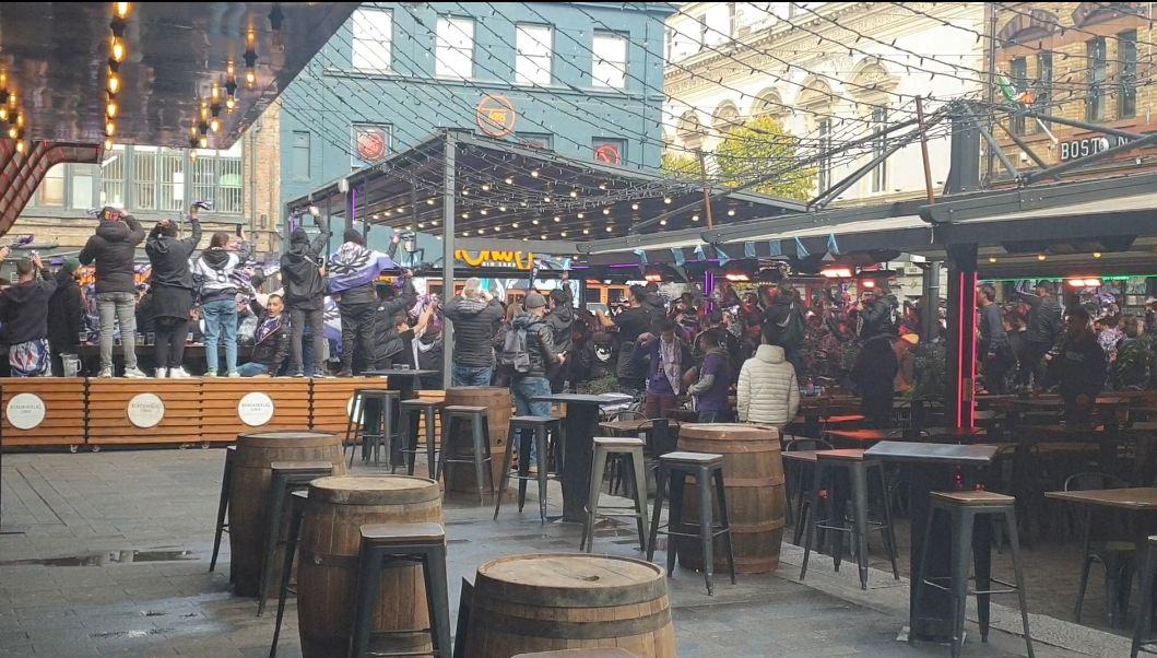 MerPolCityCen's tweet photo. @ToulouseFC You should be very proud of your fans, who behaved impeccably, today, in Liverpool City Centre. They created a wonderful atmosphere. #thepurples #merci #toulouse #DeboutToujours https://t.co/BO0gYgFb9N