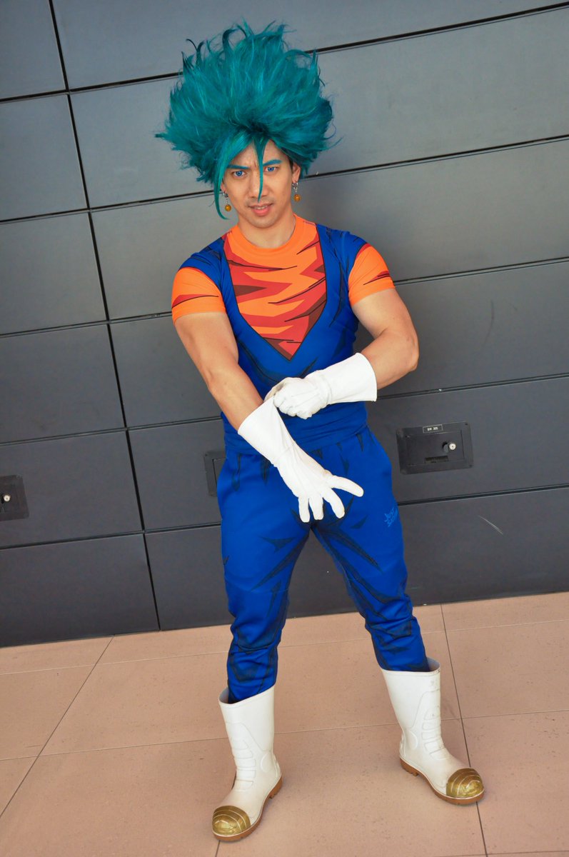 realtanwin's tweet photo. VEGETTO BLUE 2019... Back in 2023 at the Paris Manga on Sunday Oct 29th 2023 !! 💙🙌
-------
📷 @tom_pouce_1961
👘 @justsaiyan__gear CODE : TAN15
Vegetto - Mens Skin
Men's encounter jogger - Vegetto
📆 @parismangascifishow
-------
#vegetto #vegettocosplay #vegettoblue #vegito #vegitoblue #ベジータ #dragonballcosplay #dragonballcosplayer #dragonballliveaction #parismanga #parismanga2023