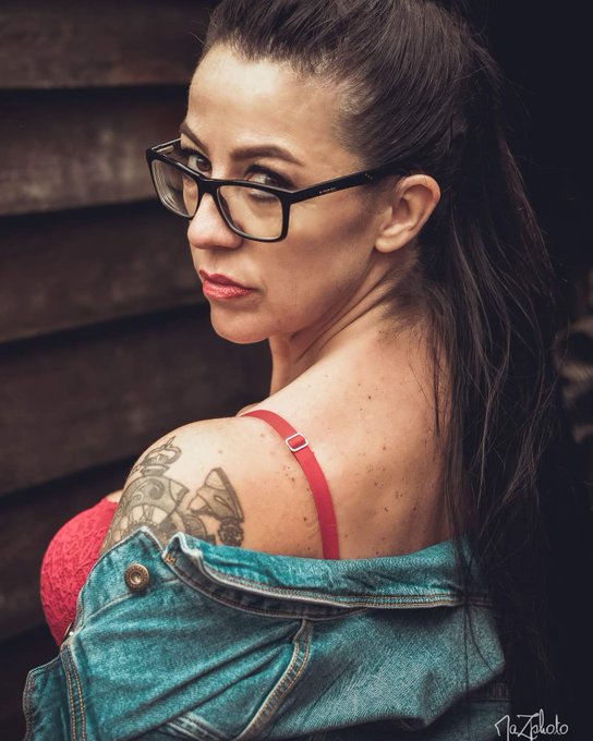 Hi mein S&uuml;&szlig;er wie gehst Dir? 😘🥰😘Ich habe f&uuml;r Dich meine roten Dessous angezogen🔥🔥🔥! Wird Dir auch schon<a href="/tag/sexy"class="tags"><span>#sexy</span></a><a href="/tag/hot"class="tags"><span>#hot</span></a><a href="/tag/inked"class="tags"><span>#inked</span></a><a href="/tag/german"class="tags"><span>#german</span></a><a href="/tag/happygirl"class="tags"><span>#happygirl</span></a><a href="/tag/bigboobs"class="tags"><span>#bigboobs</span></a>