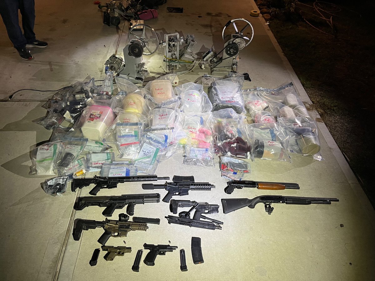 On Thursday October 19th, D5 CRU along with HSI Agents conducted a narcotics investigation which led to the seizure of Fentanyl, Meth, Cocaine, Marijuana, Promethazine, 3 Pill Presses and several assault rifles and handguns.  5 in custody, multiple felony charges filed!!