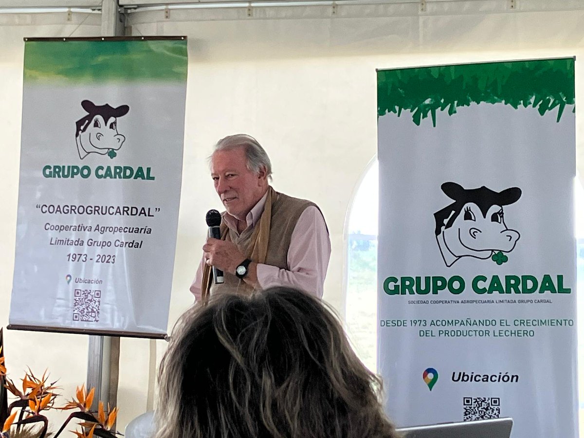 INALE_UY's tweet photo. El presidente de #Inale, Juan Daniel Vago, presenta sobre el impacto de la extensión en lechería, en la jornada técnica 50 años del Grupo Cardal, en el marco de la Fiesta Nacional de la Leche. https://t.co/CsWqHdeB41