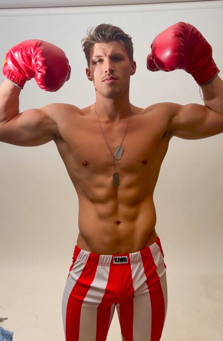 how many rounds?  https://t.co/bUfSZpgNhL https://t.co/3ANTR45zLh