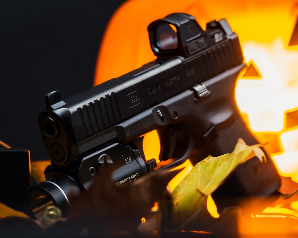 StopBoxUSA's tweet image. Time to Glock-in your firearm storage needs! #GLOCKTOBER 
⁠
You deserve the very best in secure storage and the StopBox delivers on all fronts. It&apos;s fast, reliable, and tamper-resistant, giving you the peace of mind you need.⁠ #StopBox #StopBoxUSA

⁠