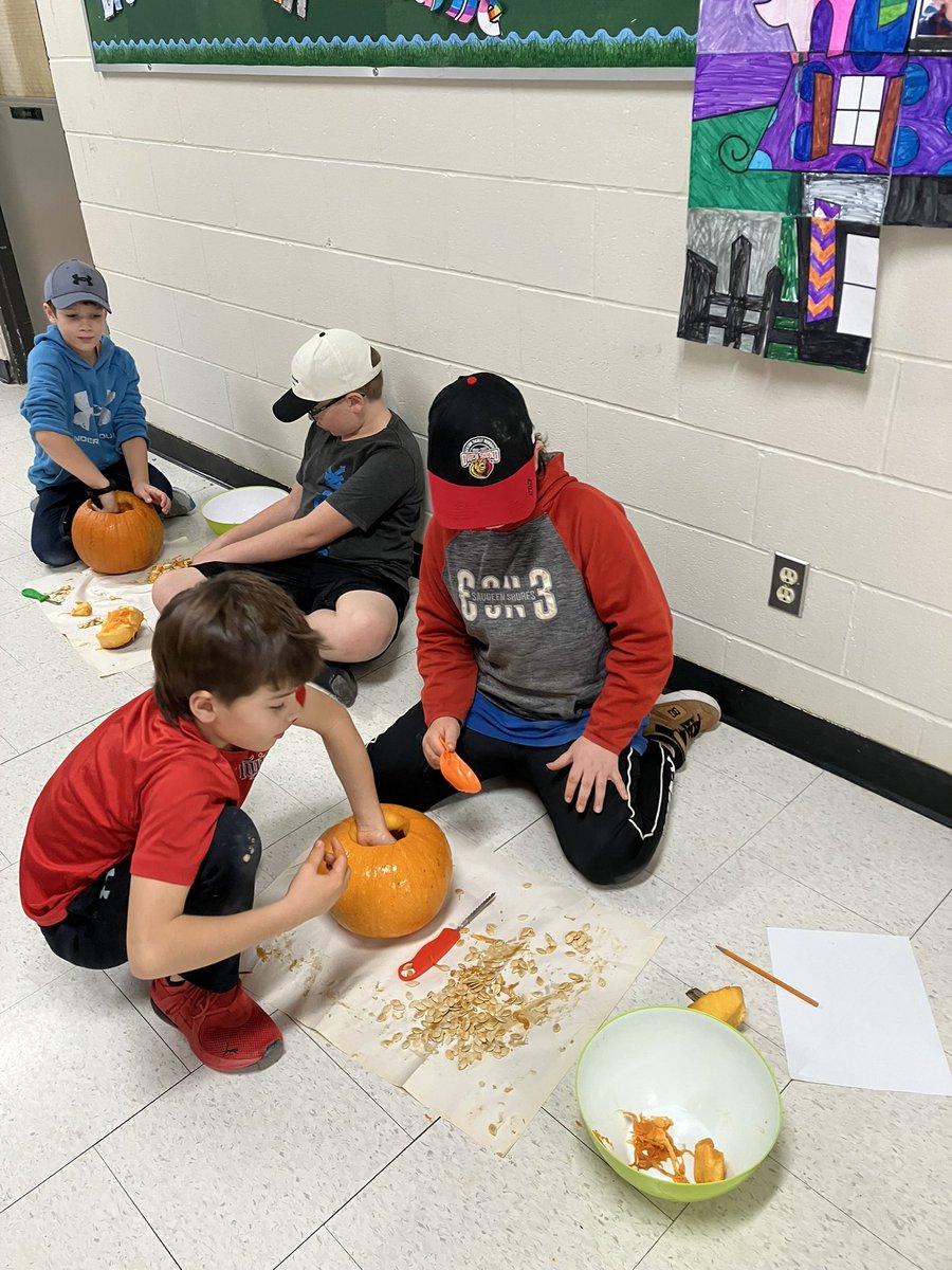 ATESTigers's tweet photo. Pumpkin Day Writing, Math and Art today at ATES (Pumpkin Gym will have to wait until Monday)…followed by hanging with our Learning Buddies to end the day! https://t.co/TUSgt8bW8J