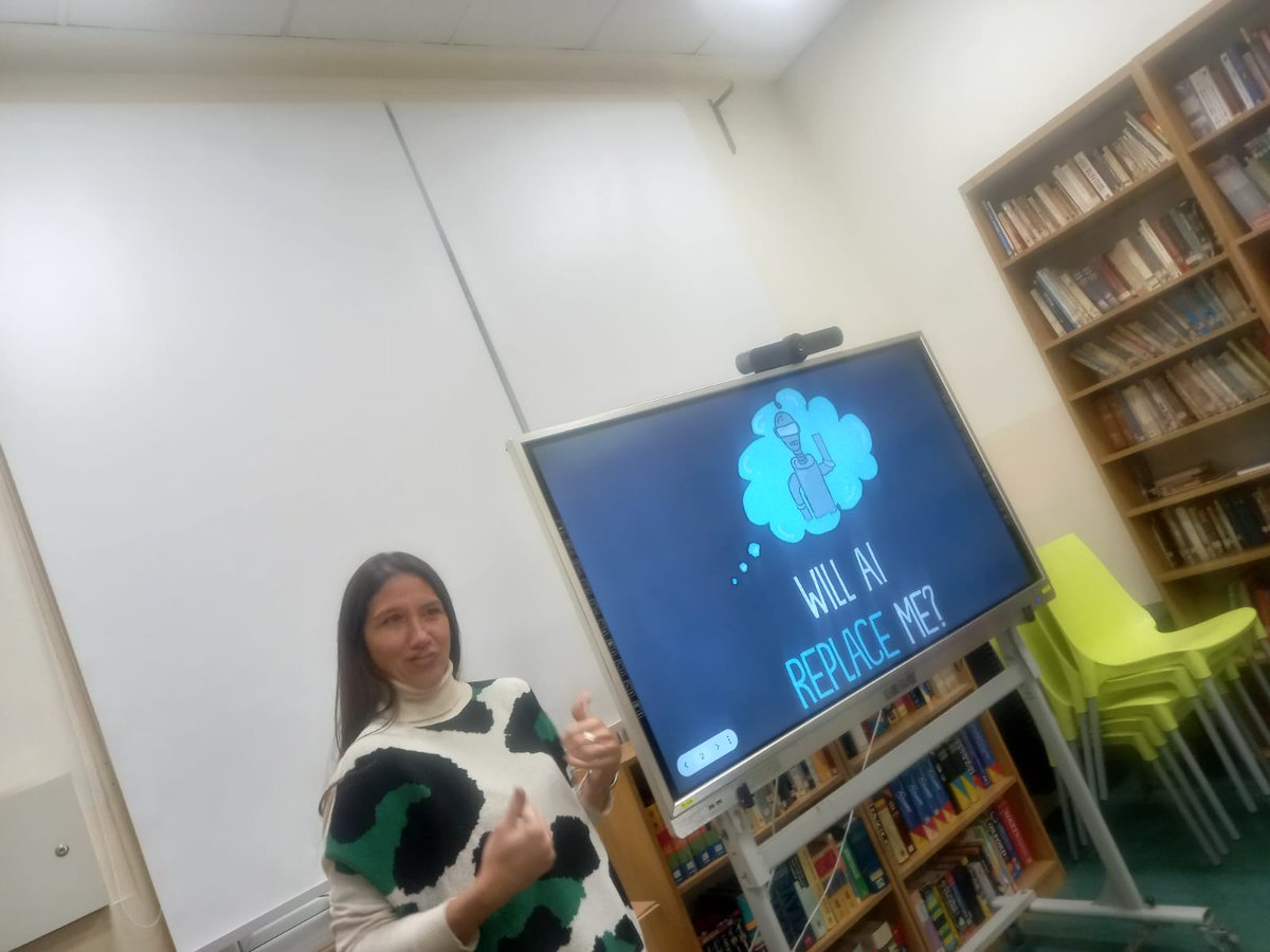 bdslibrary's tweet photo. Encuentro de cierre en @BelgranoDay #ComunidadDeAprendizaje 2023 ✨"Exploring Artificial Intelligence in Education" 🤖

Staff compartiendo su experiencia y recorrido. 

Espacio para idear, reflexionar y sumar 
#learnercentered #AI https://t.co/P0XV1SlYBo