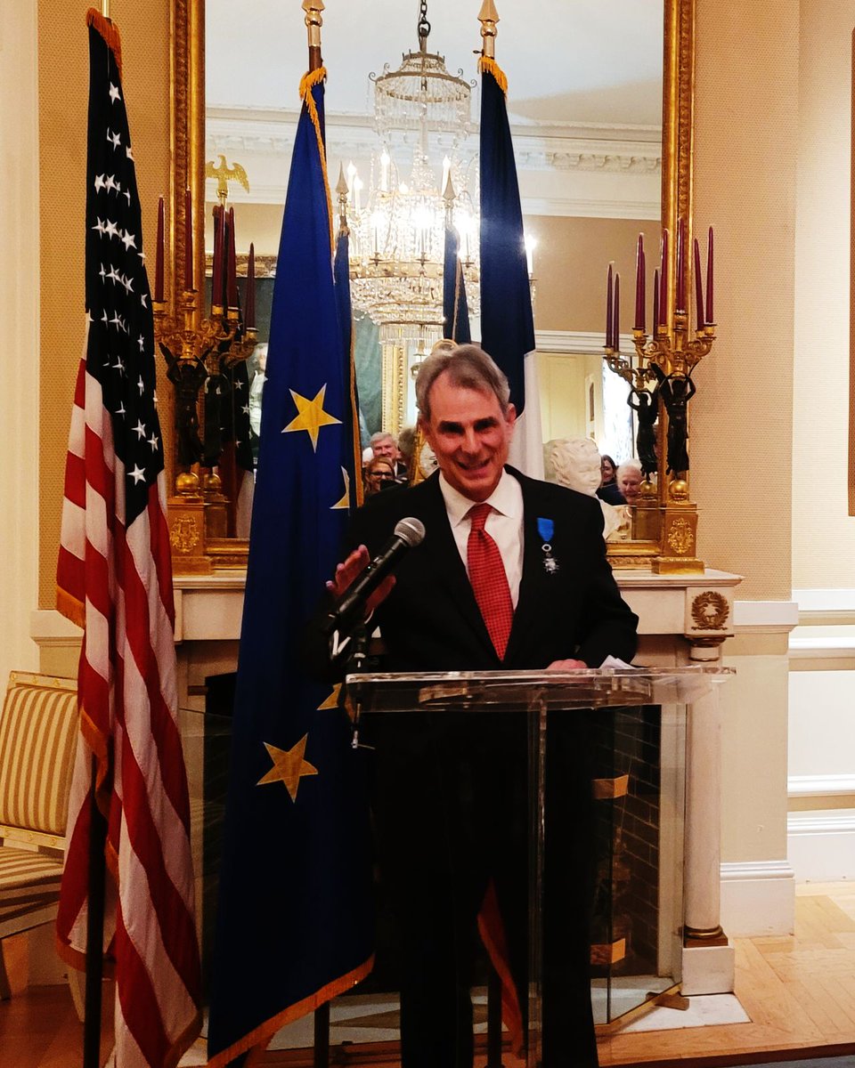 As a legal adviser at the U.S. Department of State and as a partner at Arnold &amp; Porter, John Bellinger III promoted peace in the arena of international law and has been a long-time friend of France.

Now, he is Chevalier de l'Ordre du mérite in the Légion d'Honneur.